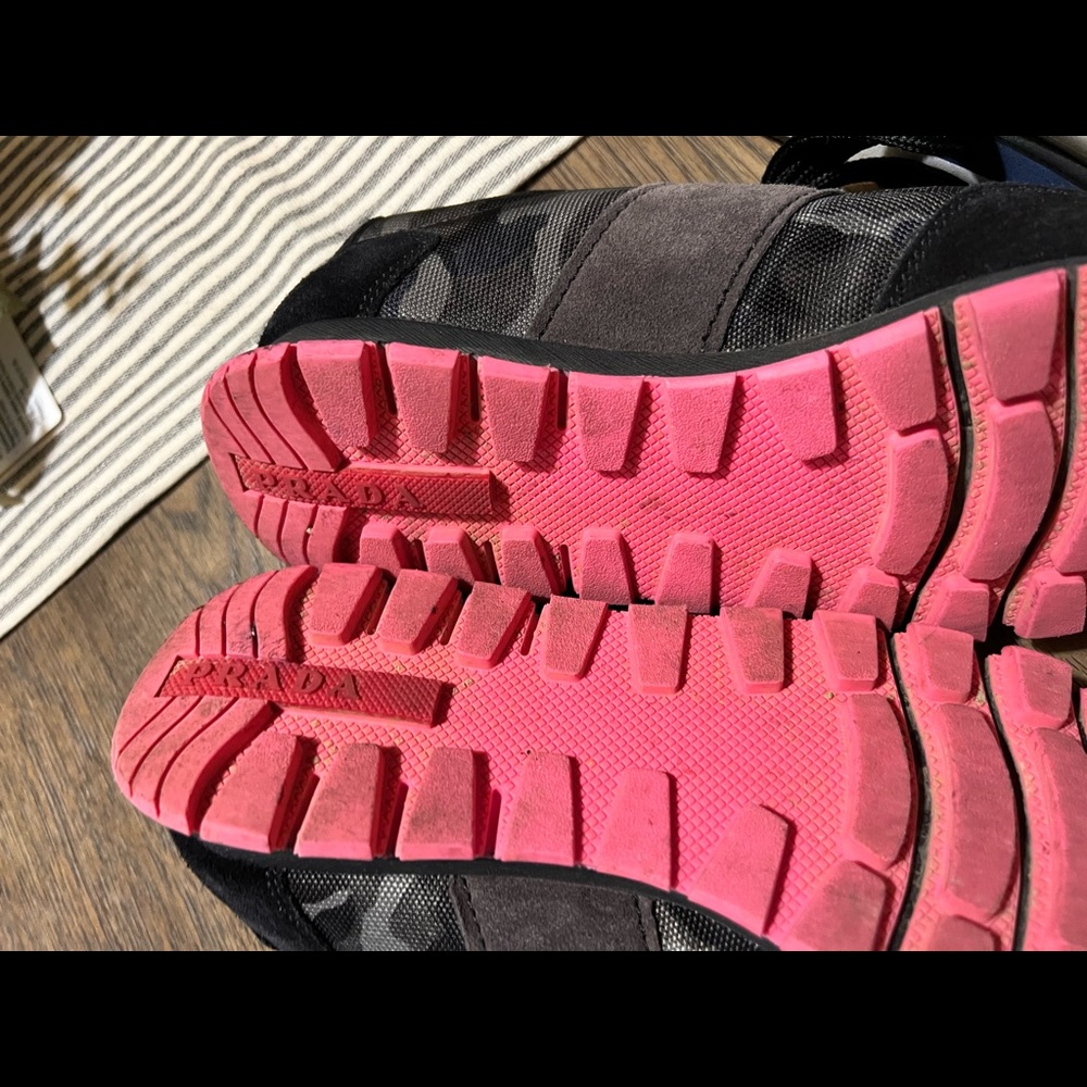 Prada sneakers size 39 - Picture 3 of 8